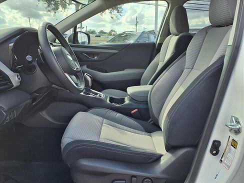 Used 2025 Subaru Outback Premium image 9