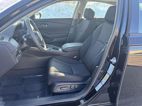 Used 2023 Honda Accord EX image 4