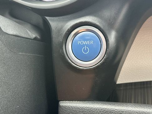 Used 2023 Toyota Sienna Platinum FWD image 27