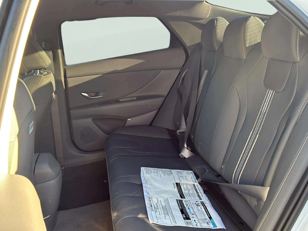 Used 2025 Hyundai Elantra Sport FWD image 17