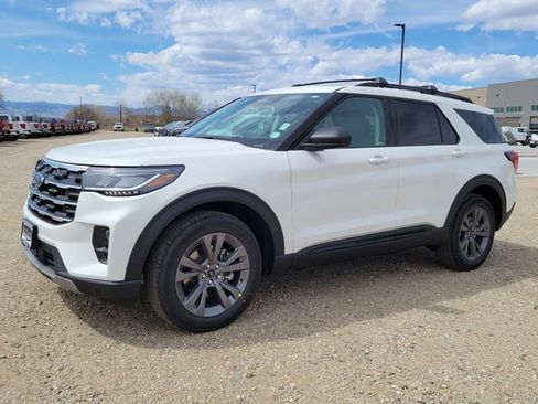 New 2026 Ford Explorer Active image 4
