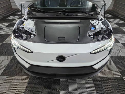 Used 2025 Volvo EX30 Plus image 34