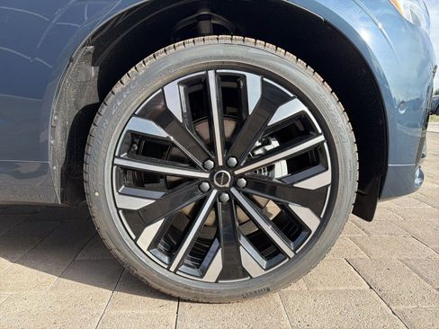 New 2026 Volvo XC60 B5 Ultra w/ Climate Package image 8