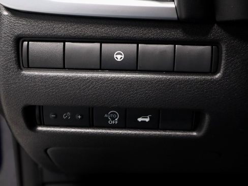 Certified 2024 Nissan Rogue SV image 28