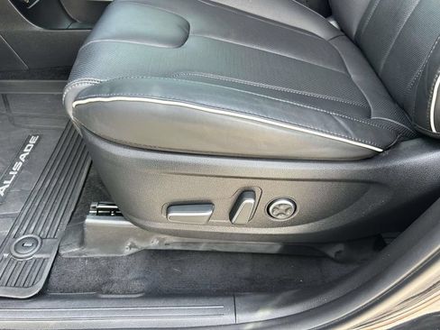 Used 2024 Hyundai Palisade SEL w/ Premium Package FWD image 17