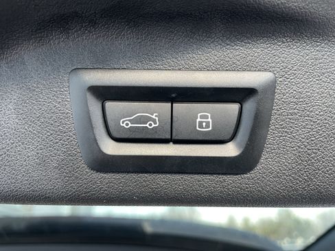 Used 2024 BMW X7 M60i w/ Executive Package image 42