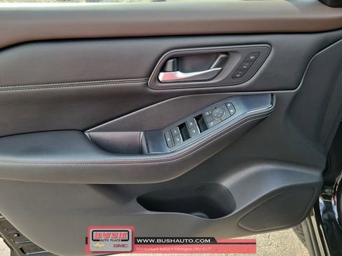 Used 2022 Nissan Rogue SL w/ SL Premium Package image 18