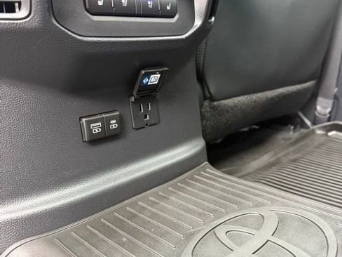 Used 2024 Toyota Tundra Platinum image 21