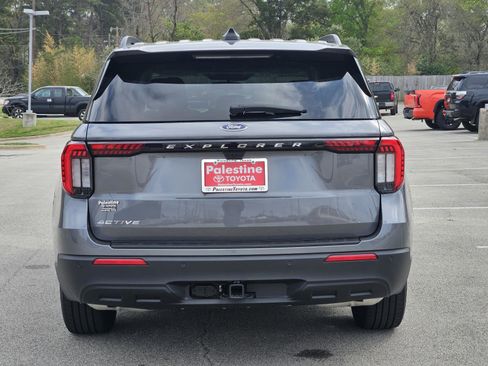 Used 2025 Ford Explorer Active image 5