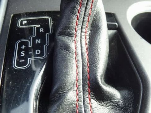 Used 2015 Toyota Camry XSE image 16