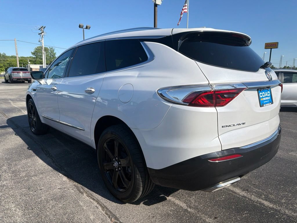 Used 2023 Buick Enclave Essence w/ Sport Touring Edition FWD image 5