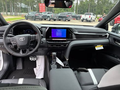 New 2026 Toyota Camry SE FWD image 17