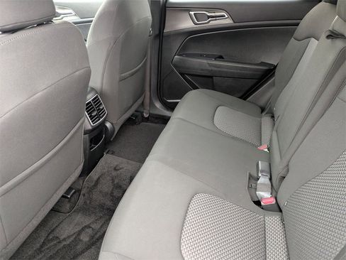 Used 2023 Kia Sportage LX image 27