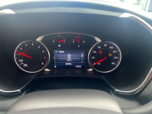 Used 2021 Chevrolet Blazer LT FWD image 2