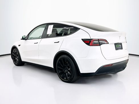 Used 2021 Tesla Model Y Long Range AWD/4WD image 5