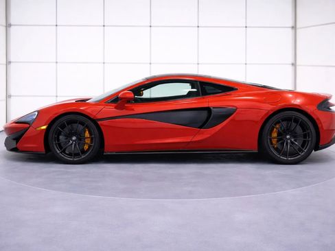 Used 2017 McLaren 570S image 2