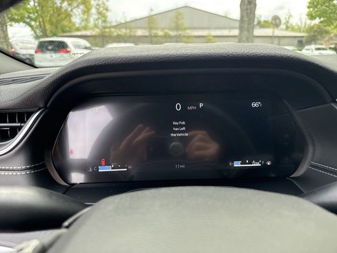 New 2025 Jeep Grand Cherokee Altitude image 27