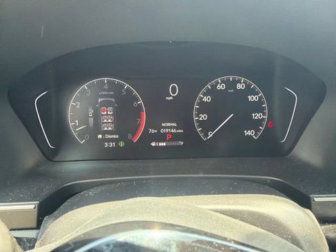 Used 2025 Honda Pilot Touring image 13