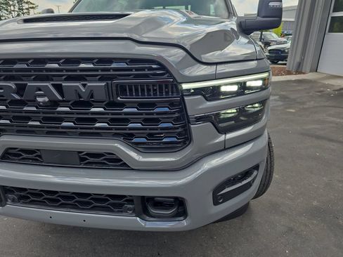 New 2026 RAM 3500 Limited AWD/4WD image 32