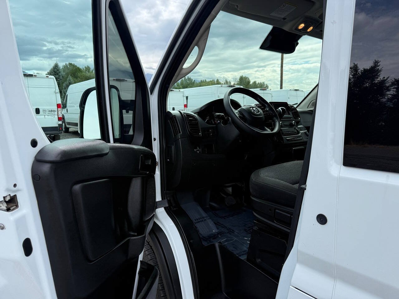 Used 2023 RAM ProMaster 3500 FWD image 14