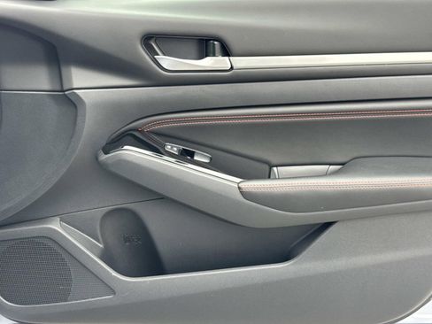 Used 2023 Nissan Altima 2.5 SR image 24