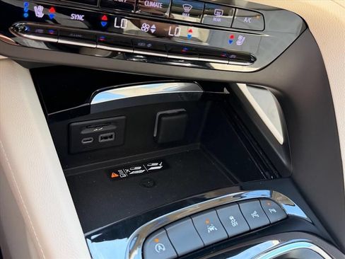 Used 2023 Buick Envision Avenir FWD image 29