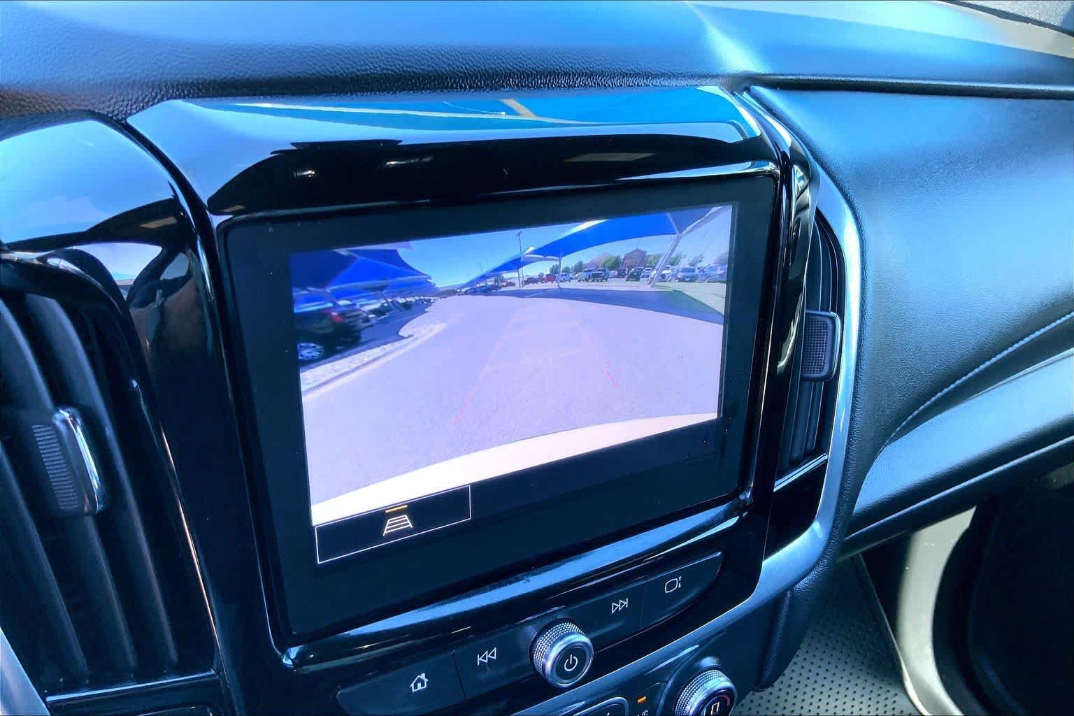 Used 2022 Chevrolet Traverse LT FWD image 27