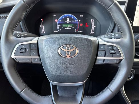 Used 2025 Toyota Grand Highlander FWD image 17