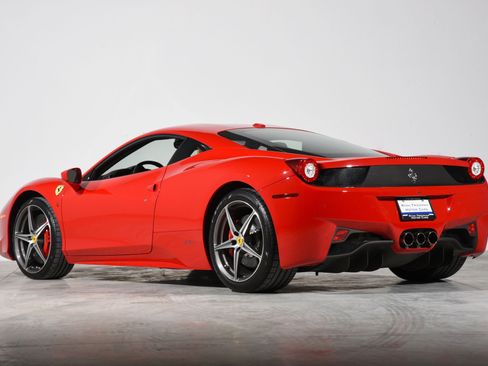 Used 2015 Ferrari 458 Italia Coupe RWD image 12