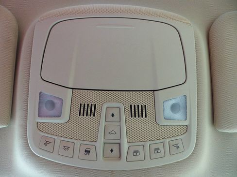 Used 2015 Lincoln MKC Base AWD 4dr SUV w/ Equipment Group 102A Reserve image 37