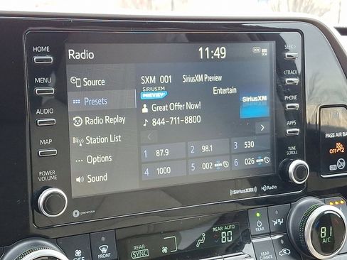 Used 2021 Toyota Highlander XLE image 19