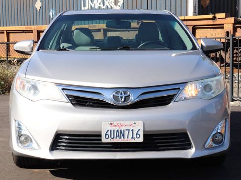 Used 2012 Toyota Camry XLE FWD image 3