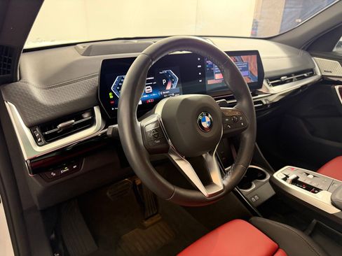 Certified 2025 BMW X2 xDrive28i w/ Premium Package image 4