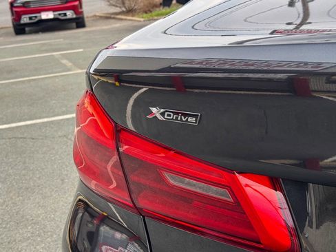 Used 2018 BMW 530i xDrive image 16