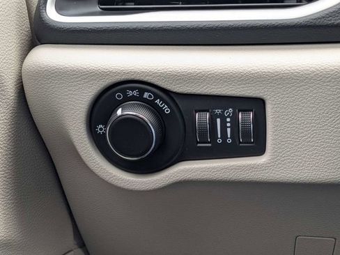 Used 2023 Chrysler Voyager LX FWD image 24