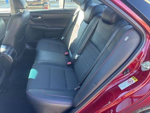 Used 2017 Toyota Camry SE image 8