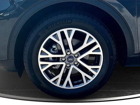 Used 2022 Ford Escape SEL w/ Technology Package image 34