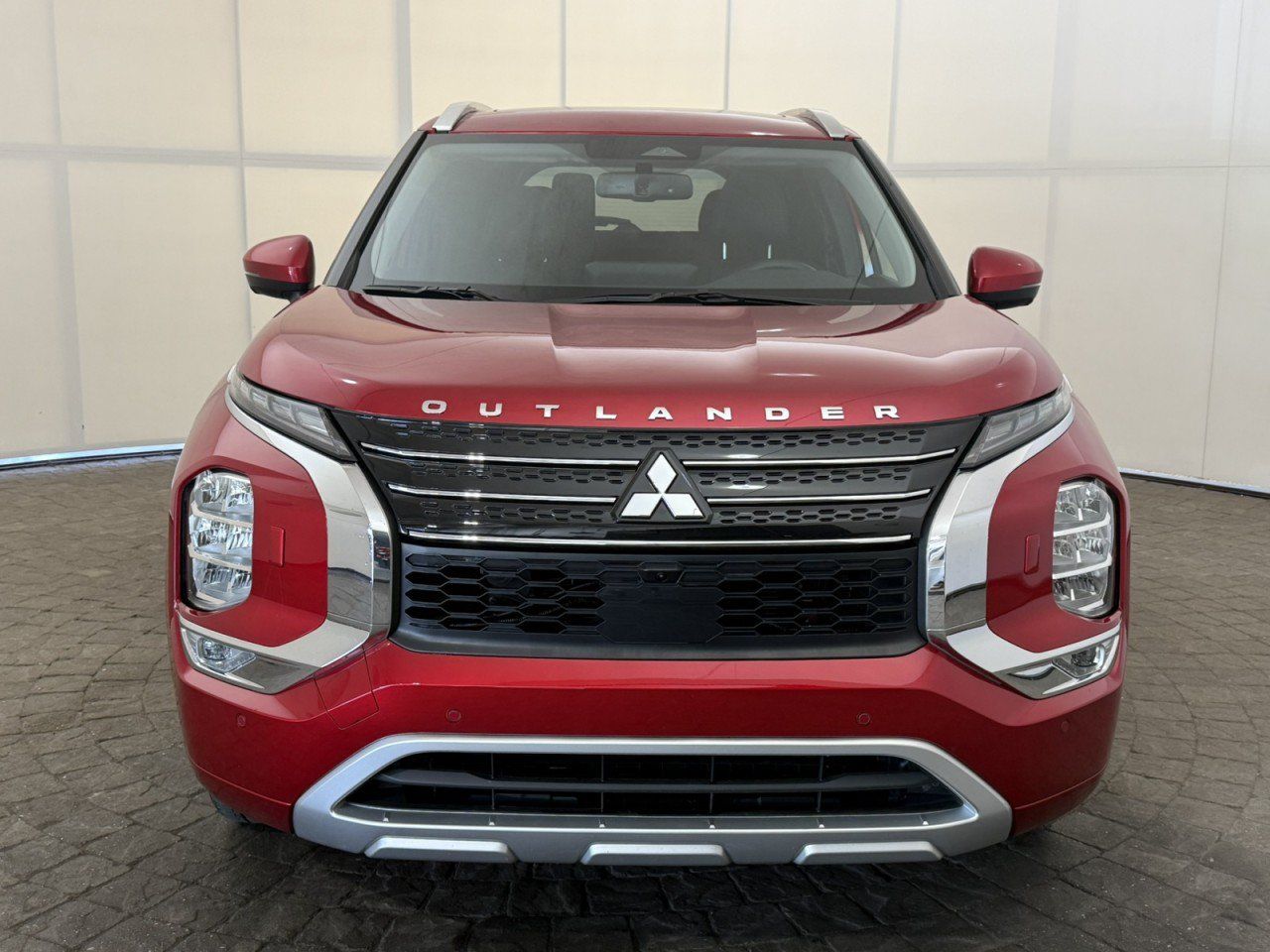 Used 2025 Mitsubishi Outlander SEL AWD/4WD image 2