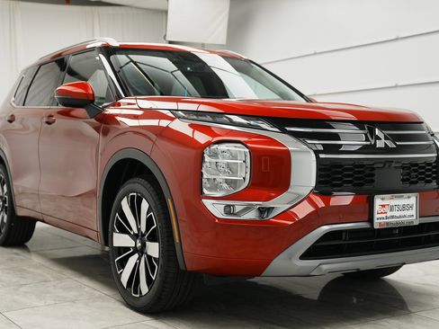 New 2025 Mitsubishi Outlander SEL image 2