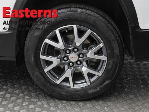 Used 2023 GMC Acadia SLT image 8