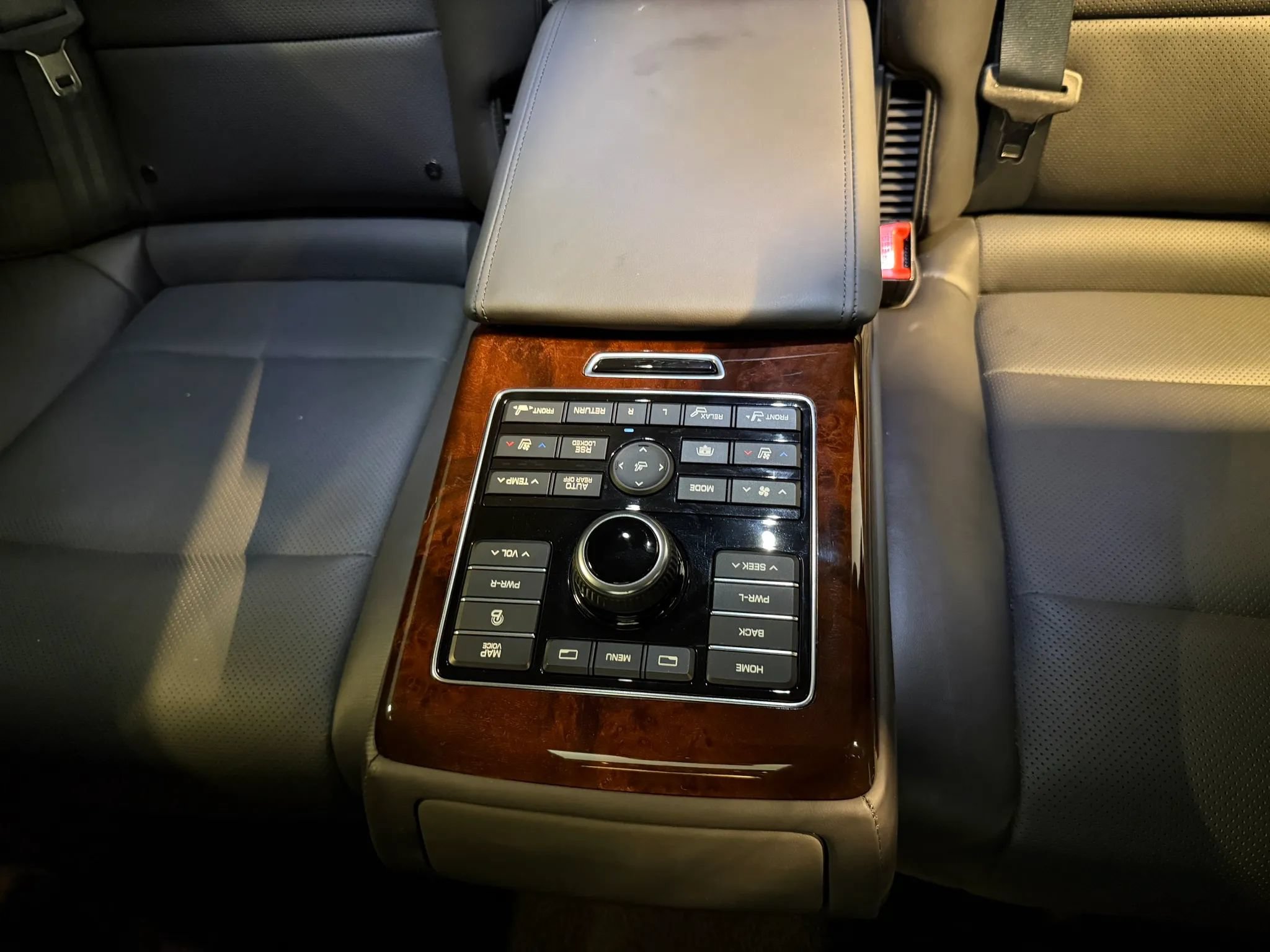 Used 2016 Hyundai Equus Ultimate RWD image 38