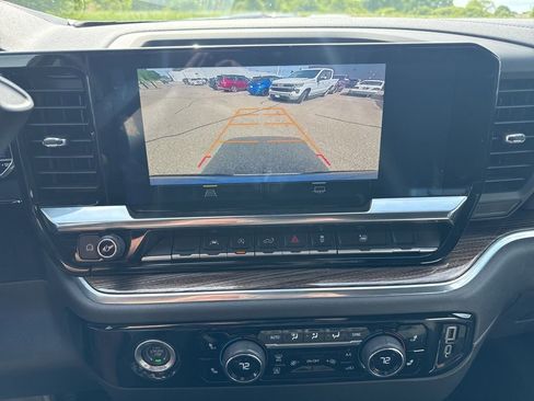 Used 2022 Chevrolet Silverado 1500 LT AWD/4WD image 21