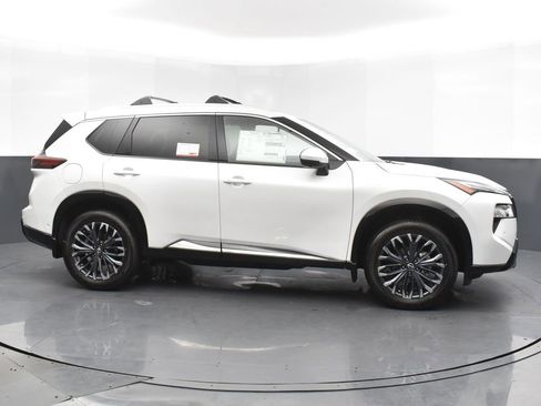 New 2026 Nissan Rogue Platinum w/ Platinum Premium Package image 4