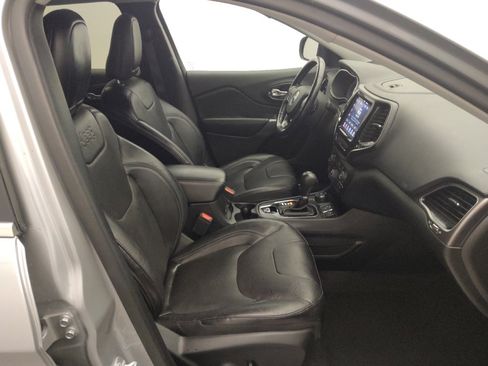 Used 2020 Jeep Cherokee Limited image 21