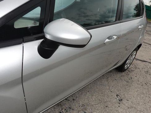 Used 2011 Ford Fiesta SE FWD image 10