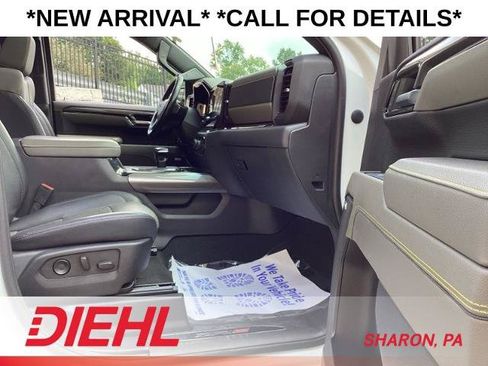 Used 2022 Chevrolet Silverado 1500 ZR2 w/ Technology Package AWD/4WD image 32