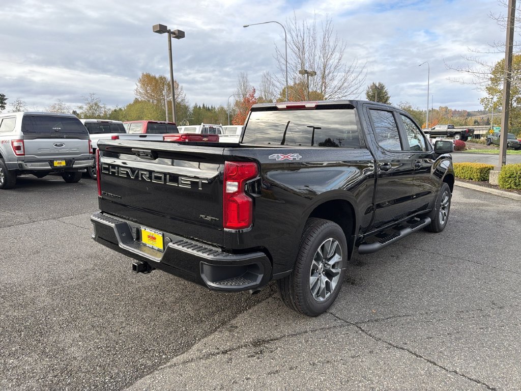 New 2026 Chevrolet Silverado 1500 RST w/ LPO, Dark Essentials Package AWD/4WD image 9