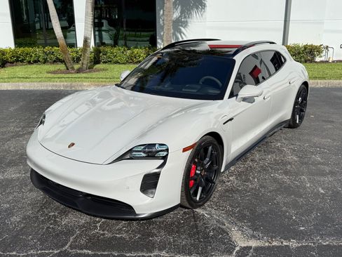 Used 2024 Porsche Taycan GTS AWD/4WD image 9
