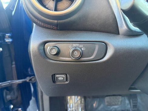 Used 2023 Chevrolet Blazer Premier image 9