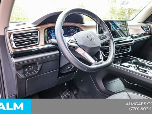 Used 2025 Volkswagen Atlas SE image 23